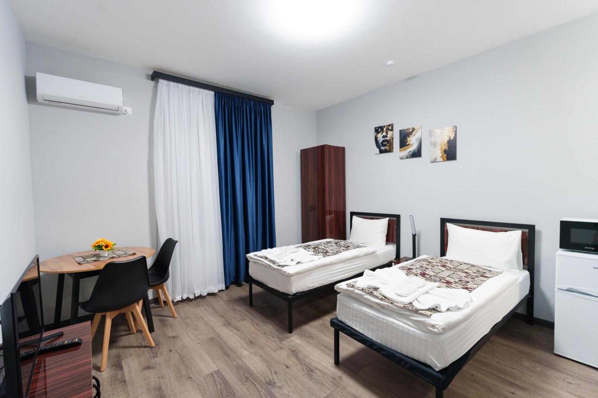 Gh Family Hotel 耶烈万 外观 照片